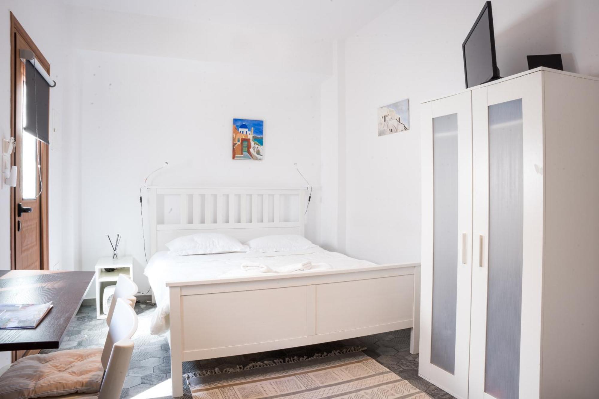 Cozy Budget Apartments In The Heart Of Fira Kültér fotó