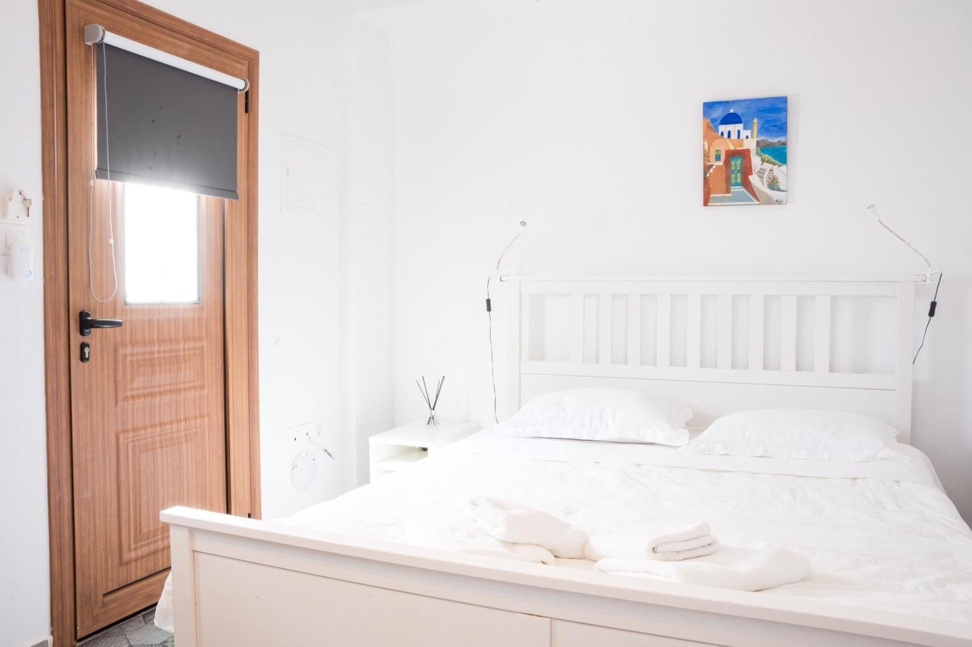 Cozy Budget Apartments In The Heart Of Fira Kültér fotó