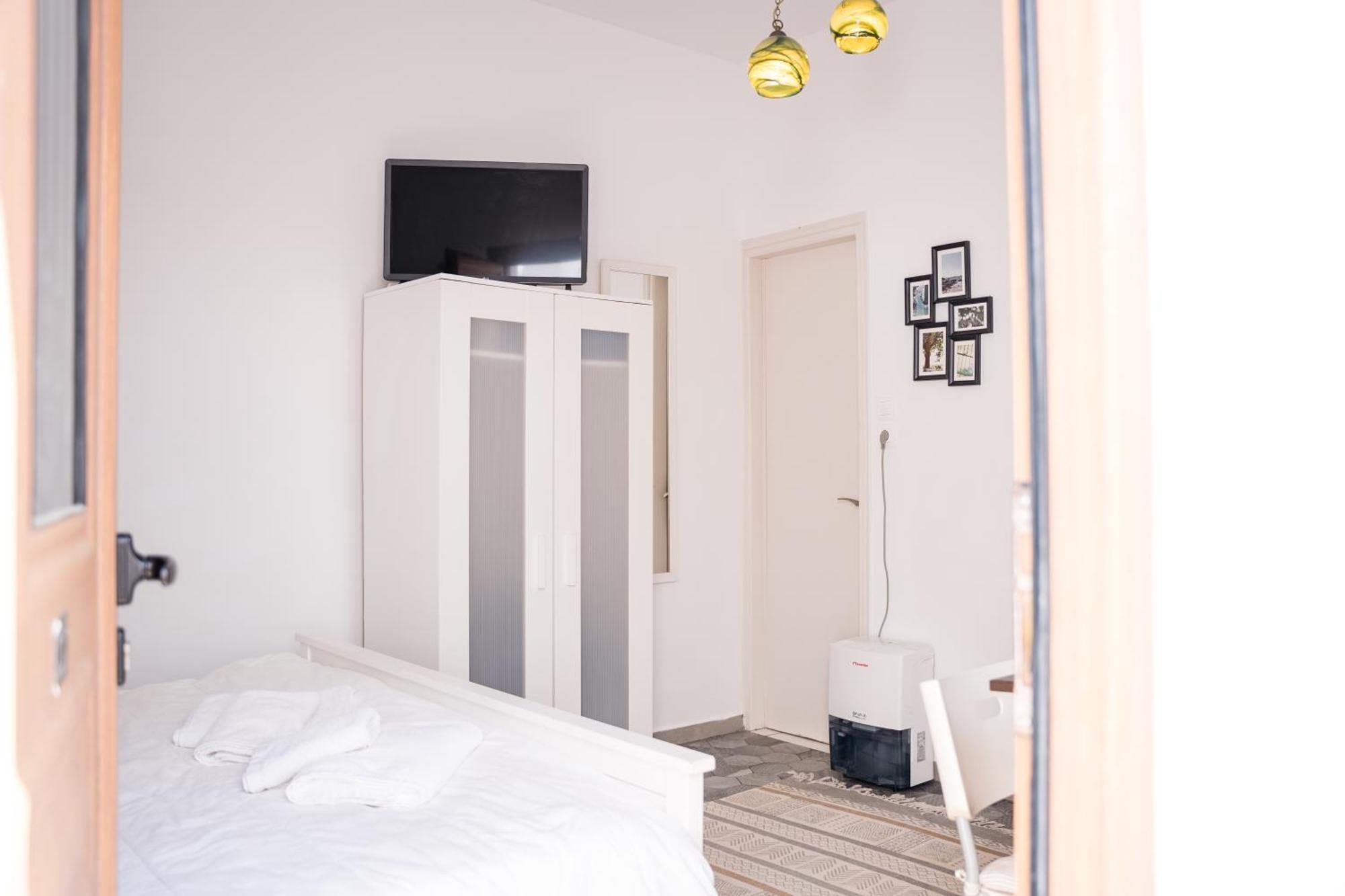 Cozy Budget Apartments In The Heart Of Fira Kültér fotó