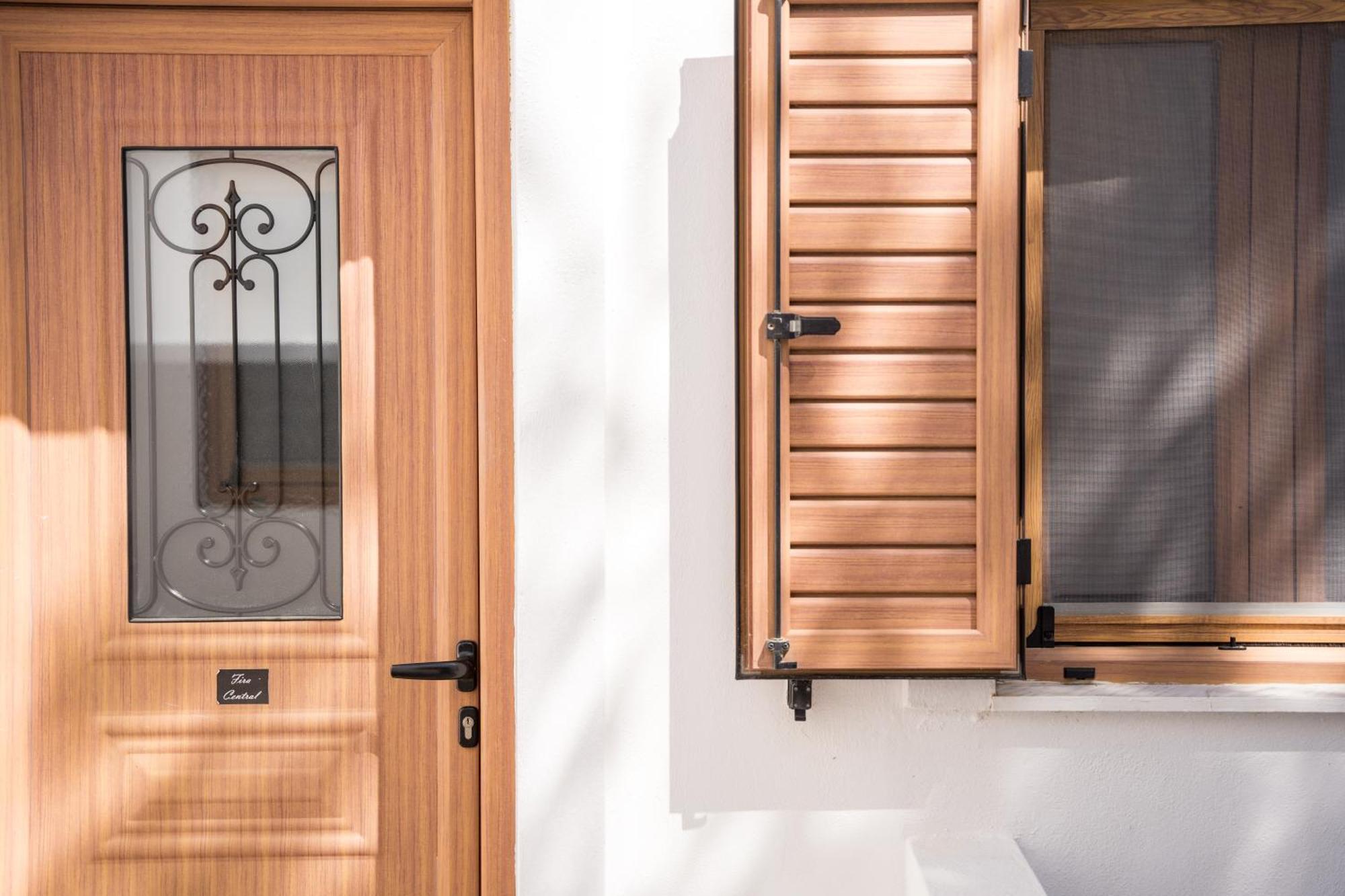 Cozy Budget Apartments In The Heart Of Fira Kültér fotó